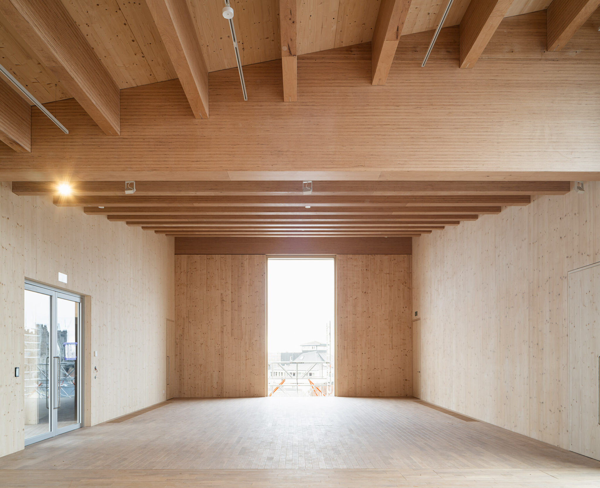 MDC_DMG_DING_055_jan26_1165_LR