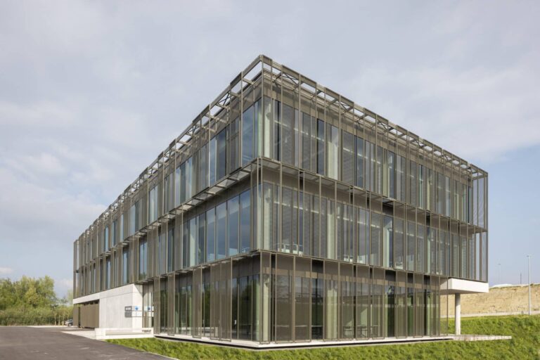 bureau_étude_ bois_timber_wood_engineering_ CLT_Cross laminated timber_GLT_Bois lamellé collé_ossature bois_lamibois_LVL_Glulam_stabilité_bureau d'étude structure_ingénieur bois_résille_treillis_panneau_circularité_bas carbone_poutre_colonne_école en structure bois_bureau en structure bois_crèche en bois_ batiment bois_RT2020_ European green deal_calcul d'assemblage bois_cadwork_étude d'exécution_calcul