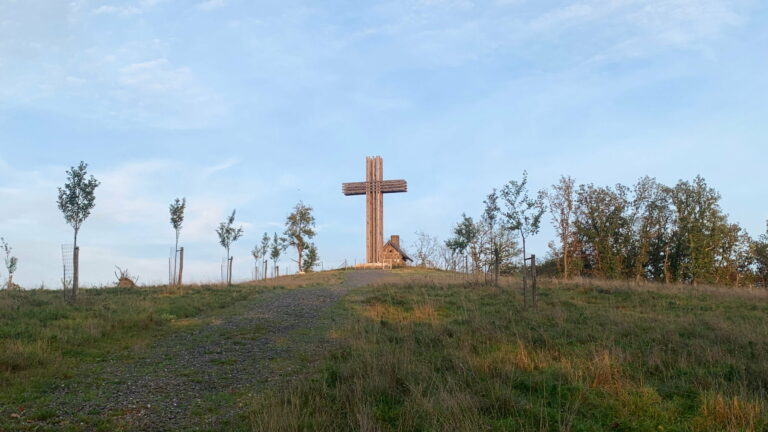 bureau_étude_ bois_timber_wood_engineering_ CLT_Cross laminated timber_GLT_Bois lamellé collé_ossature bois_lamibois_LVL_Glulam_stabilité_bureau d'étude structure_ingénieur bois_résille_treillis_panneau_circularité_bas carbone_poutre_colonne_école en structure bois_bureau en structure bois_crèche en bois_ batiment bois_RT2020_ European green deal_calcul d'assemblage bois_cadwork_étude d'exécution_calcul
