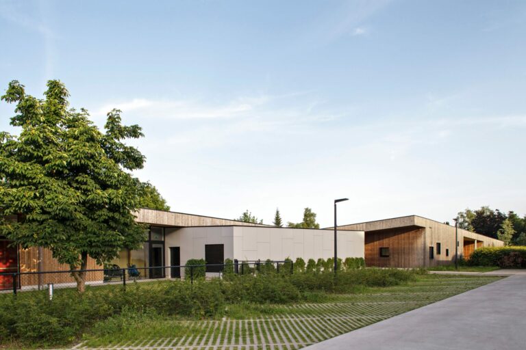 bureau_étude_ bois_timber_wood_engineering_ CLT_Cross laminated timber_GLT_Bois lamellé collé_ossature bois_lamibois_LVL_Glulam_stabilité_bureau d'étude structure_ingénieur bois_résille_treillis_panneau_circularité_bas carbone_poutre_colonne_école en structure bois_bureau en structure bois_crèche en bois_ batiment bois_RT2020_ European green deal_calcul d'assemblage bois_cadwork_étude d'exécution_calcul