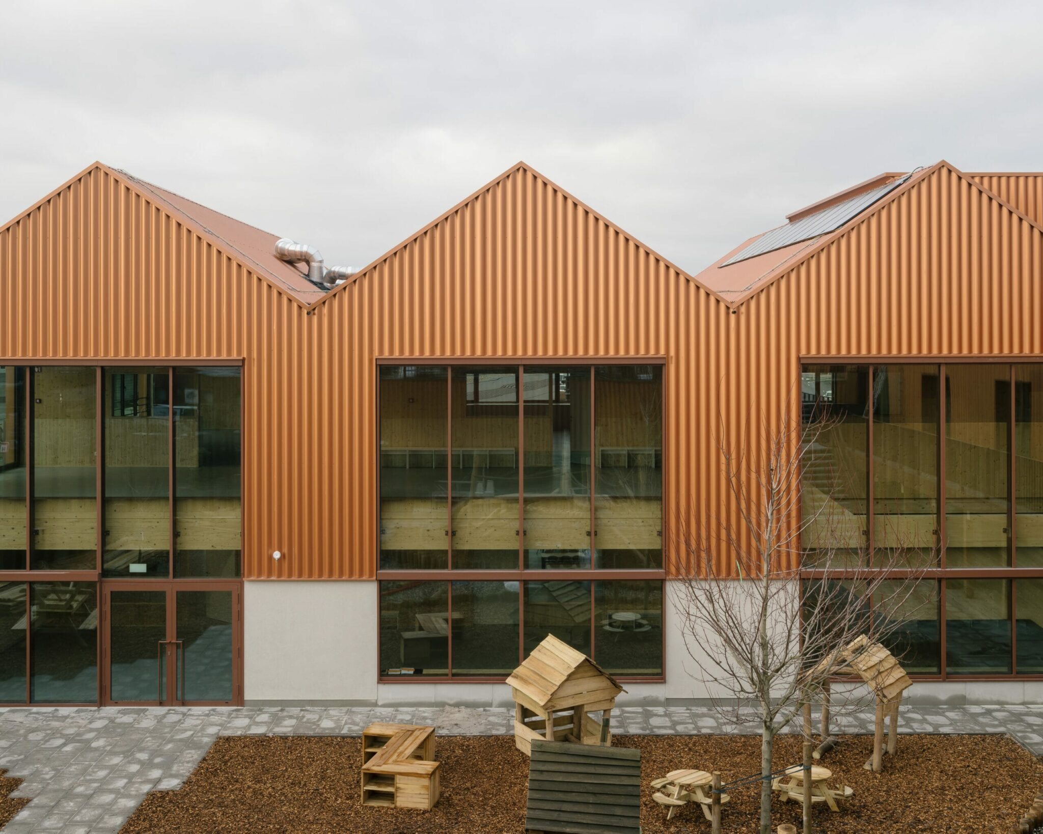 bureau_étude_ bois_timber_wood_engineering_ CLT_Cross laminated timber_GLT_Bois lamellé collé_ossature bois_lamibois_LVL_Glulam_stabilité_bureau d'étude structure_ingénieur bois_résille_treillis_panneau_circularité_bas carbone_poutre_colonne_école en structure bois_bureau en structure bois_crèche en bois_ batiment bois_RT2020_ European green deal_calcul d'assemblage bois_cadwork_étude d'exécution_calcul