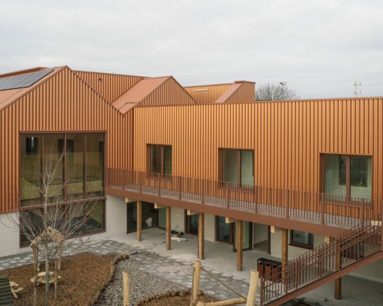 bureau_étude_ bois_timber_wood_engineering_ CLT_Cross laminated timber_GLT_Bois lamellé collé_ossature bois_lamibois_LVL_Glulam_stabilité_bureau d'étude structure_ingénieur bois_résille_treillis_panneau_circularité_bas carbone_poutre_colonne_école en structure bois_bureau en structure bois_crèche en bois_ batiment bois_RT2020_ European green deal_calcul d'assemblage bois_cadwork_étude d'exécution_calcul