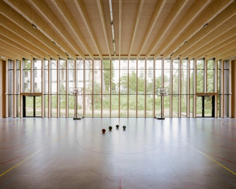 bureau_étude_ bois_timber_wood_engineering_ CLT_Cross laminated timber_GLT_Bois lamellé collé_ossature bois_lamibois_LVL_Glulam_stabilité_bureau d'étude structure_ingénieur bois_résille_treillis_panneau_circularité_bas carbone_poutre_colonne_école en structure bois_bureau en structure bois_crèche en bois_ batiment bois_RT2020_ European green deal_calcul d'assemblage bois_cadwork_étude d'exécution_calcul