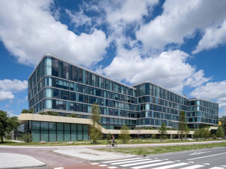 bureau_étude_ bois_timber_wood_engineering_ CLT_Cross laminated timber_GLT_Bois lamellé collé_ossature bois_lamibois_LVL_Glulam_stabilité_bureau d'étude structure_ingénieur bois_résille_treillis_panneau_circularité_bas carbone_poutre_colonne_école en structure bois_bureau en structure bois_crèche en bois_ batiment bois_RT2020_ European green deal_calcul d'assemblage bois_cadwork_étude d'exécution_calcul_NL_DPG_Media_TCC_Timber concrete composite_plancher bois béton_bois_béton_mixte_goujons_BESIX_Team V_DPG