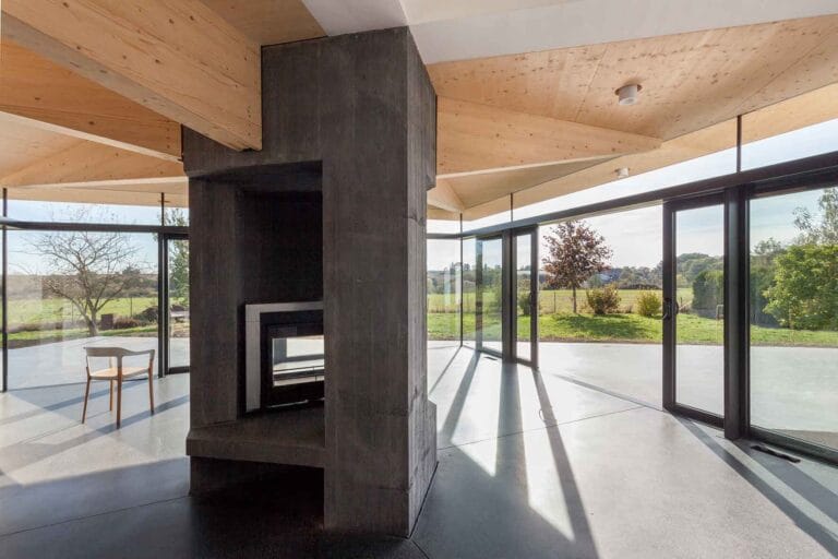 bureau_étude_ bois_timber_wood_engineering_ CLT_Cross laminated timber_GLT_Bois lamellé collé_ossature bois_lamibois_LVL_Glulam_stabilité_bureau d'étude structure_ingénieur bois_résille_treillis_panneau_circularité_bas carbone_poutre_colonne_école en structure bois_bureau en structure bois_crèche en bois_ batiment bois_RT2020_ European green deal_calcul d'assemblage bois_cadwork_étude d'exécution_calcul