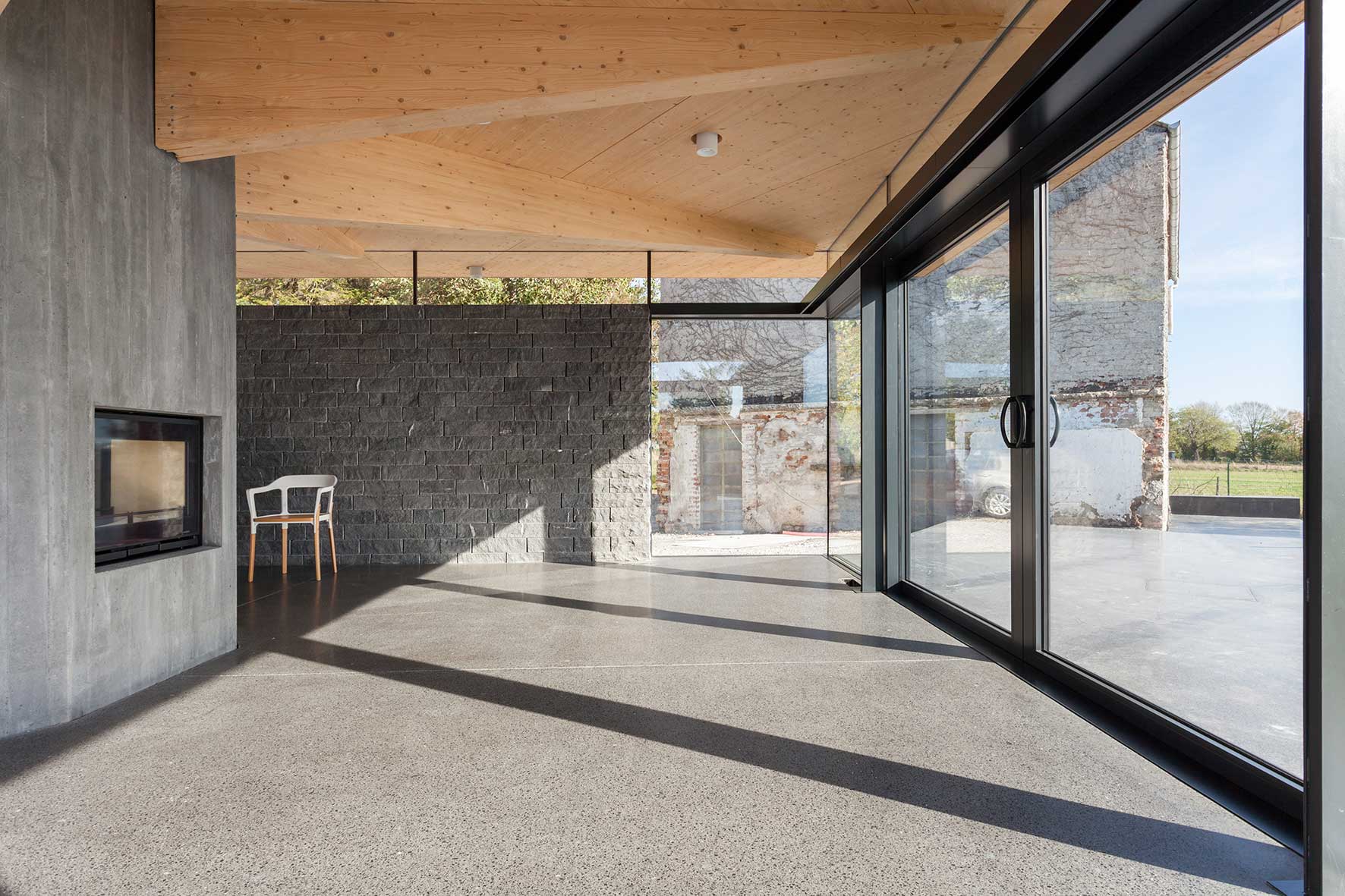 bureau_étude_ bois_timber_wood_engineering_ CLT_Cross laminated timber_GLT_Bois lamellé collé_ossature bois_lamibois_LVL_Glulam_stabilité_bureau d'étude structure_ingénieur bois_résille_treillis_panneau_circularité_bas carbone_poutre_colonne_école en structure bois_bureau en structure bois_crèche en bois_ batiment bois_RT2020_ European green deal_calcul d'assemblage bois_cadwork_étude d'exécution_calcul