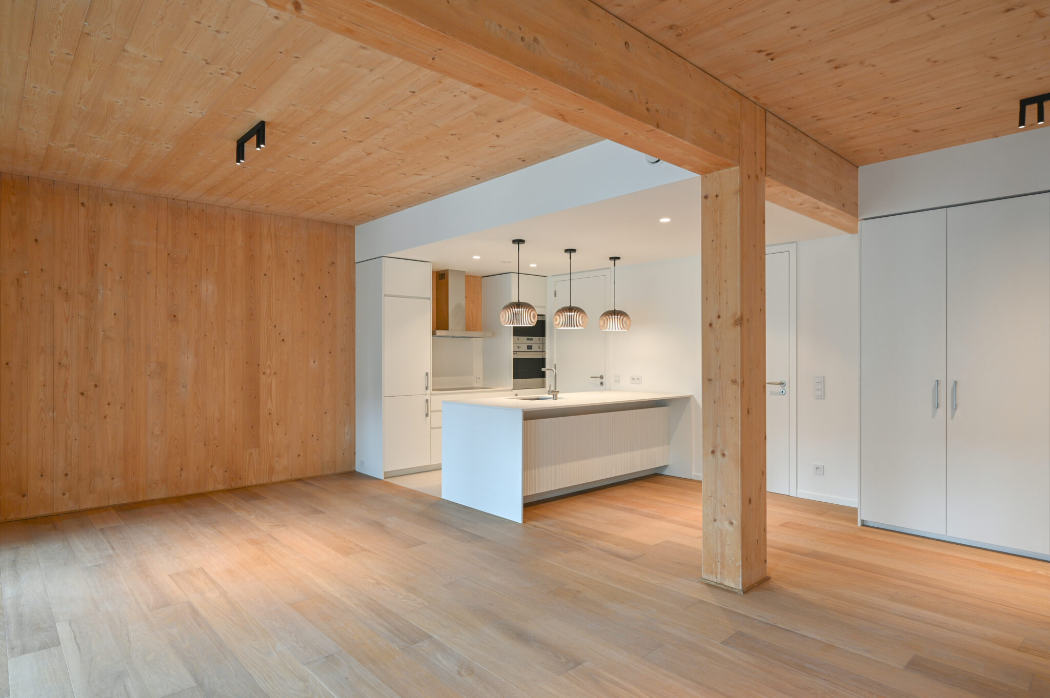 bureau_étude_ bois_timber_wood_engineering_GLT_Bois lamellé collé_Glulam_stabilité_bureau d'étude structure_ingénieur bois_circularité_bas carbone_calcul d'assemblage bois_étude d'exécution_calcul