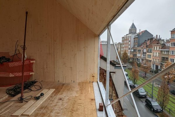 PXL 20221205 092648565 1152x1536 bureau_étude_ bois_timber_wood_engineering_ CLT_Cross laminated timber_GLT_Bois lamellé collé_ossature bois_lamibois_LVL_Glulam_stabilité_bureau d'étude structure_ingénieur bois_résille_treillis_panneau_circularité_bas carbone_poutre_colonne_école en structure bois_bureau en structure bois_crèche en bois_ batiment bois_RT2020_ European green deal_calcul d'assemblage bois_cadwork_étude d'exécution_calcul