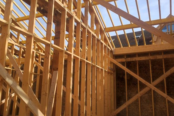 bureau_étude_ bois_timber_wood_engineering_ CLT_Cross laminated timber_GLT_Bois lamellé collé_ossature bois_lamibois_LVL_Glulam_stabilité_bureau d'étude structure_ingénieur bois_résille_treillis_panneau_circularité_bas carbone_poutre_colonne_école en structure bois_bureau en structure bois_crèche en bois_ batiment bois_RT2020_ European green deal_calcul d'assemblage bois_cadwork_étude d'exécution_calcul